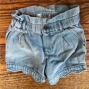Girls scallop hem denim shorts